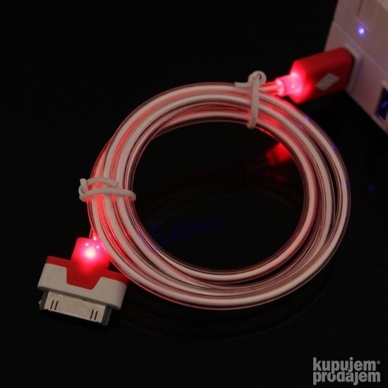 big-23162477_55801b82100647-38209620ipod-led-usb-3